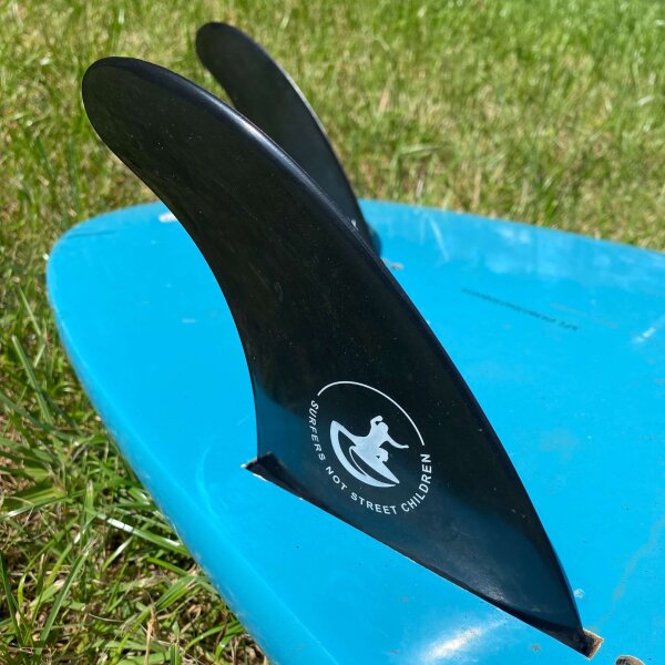 REBEL FIN CO. THRUSTER FINS - Futures - Smile Wave Fund x Surfers Not Street Children x Rebel Fin